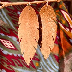 Shimmer Sand Leather Feathers